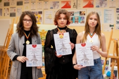 Šesť medailí a ďalšie ocenenia pre mladé umelkyne! Výtvarníci ZUŠ zažiarili v Rumunsku – fotografia 10
